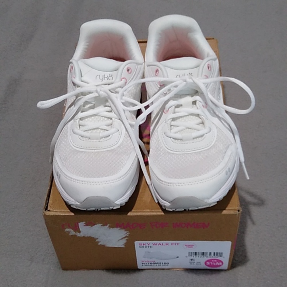 Ryka Sky Walk Fit Athletic shoes US size 5 1/2 M